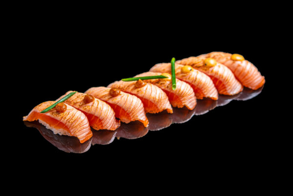 Aburi Salmon Nigiri Set (8 pcs.)